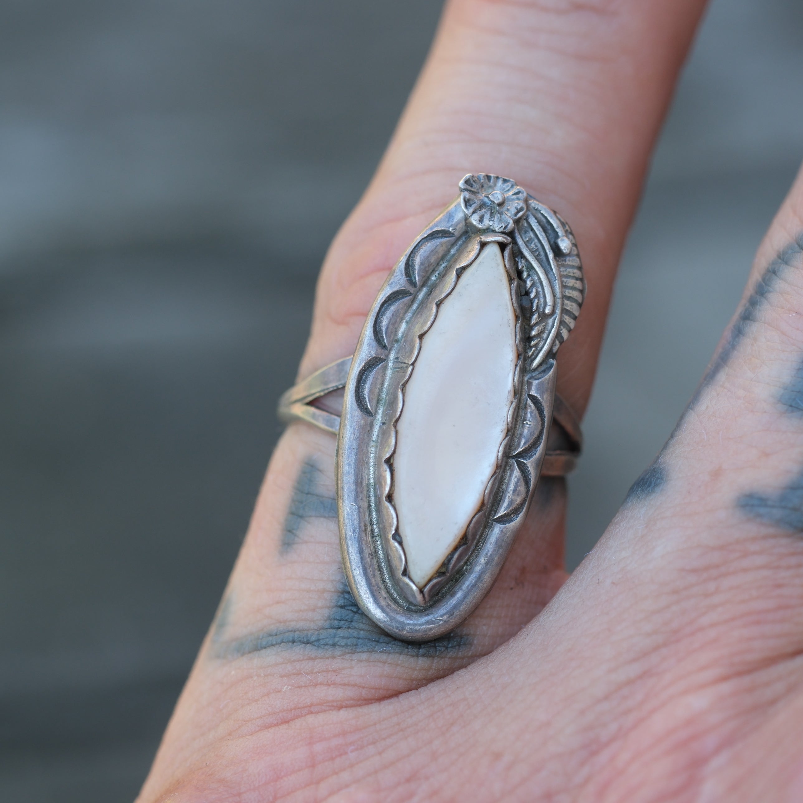 Vintage Sterling Mother Of Pearl Feather Ring 5.75