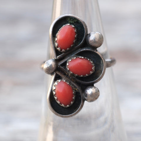 Vintage Sterling 3-Stone Coral Ring 5.5
