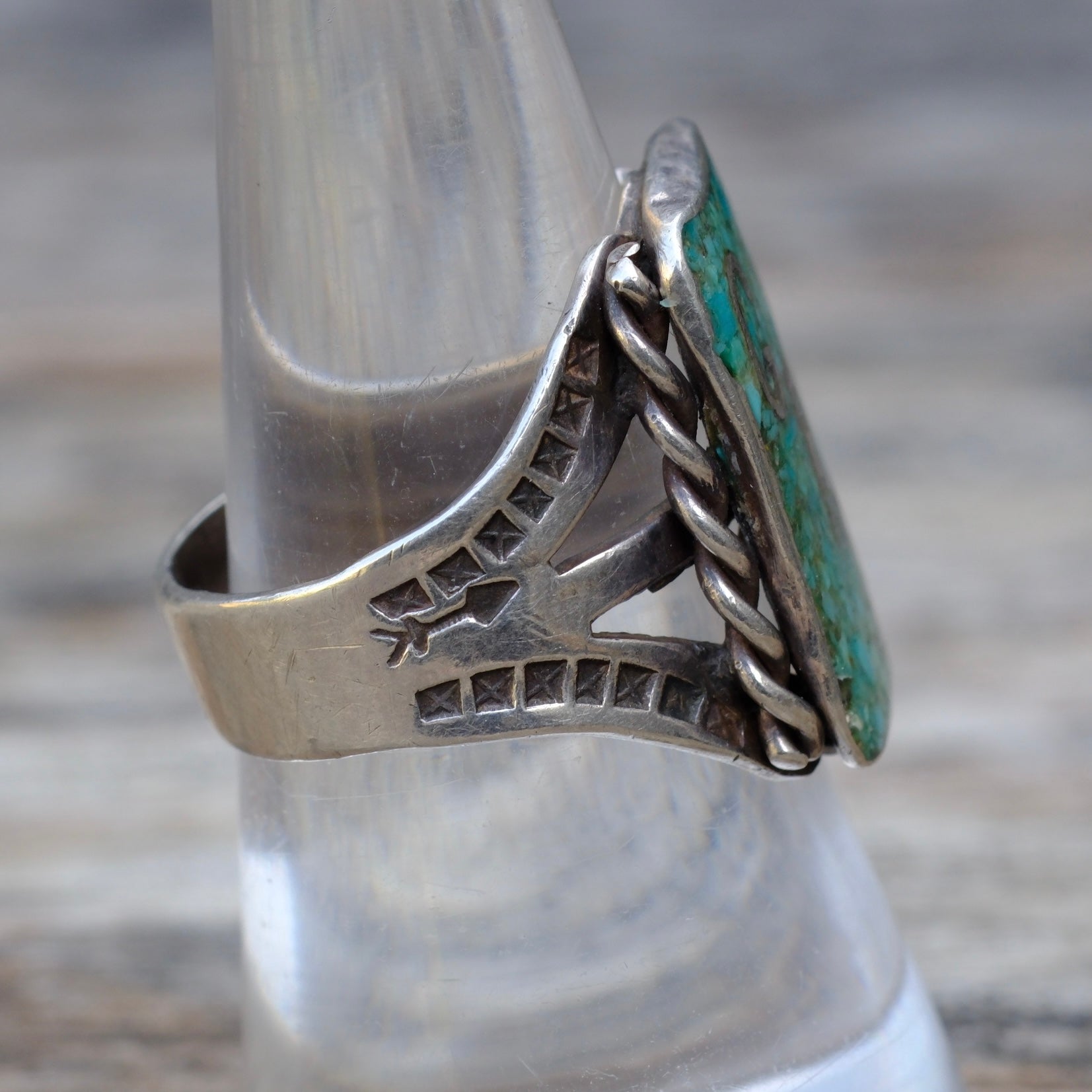Vintage Sterling Crushed Turquoise Inlay Initial Ring 8.5