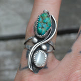 Vintage Sterling Turquoise and Mother Of Pearl Ring 5
