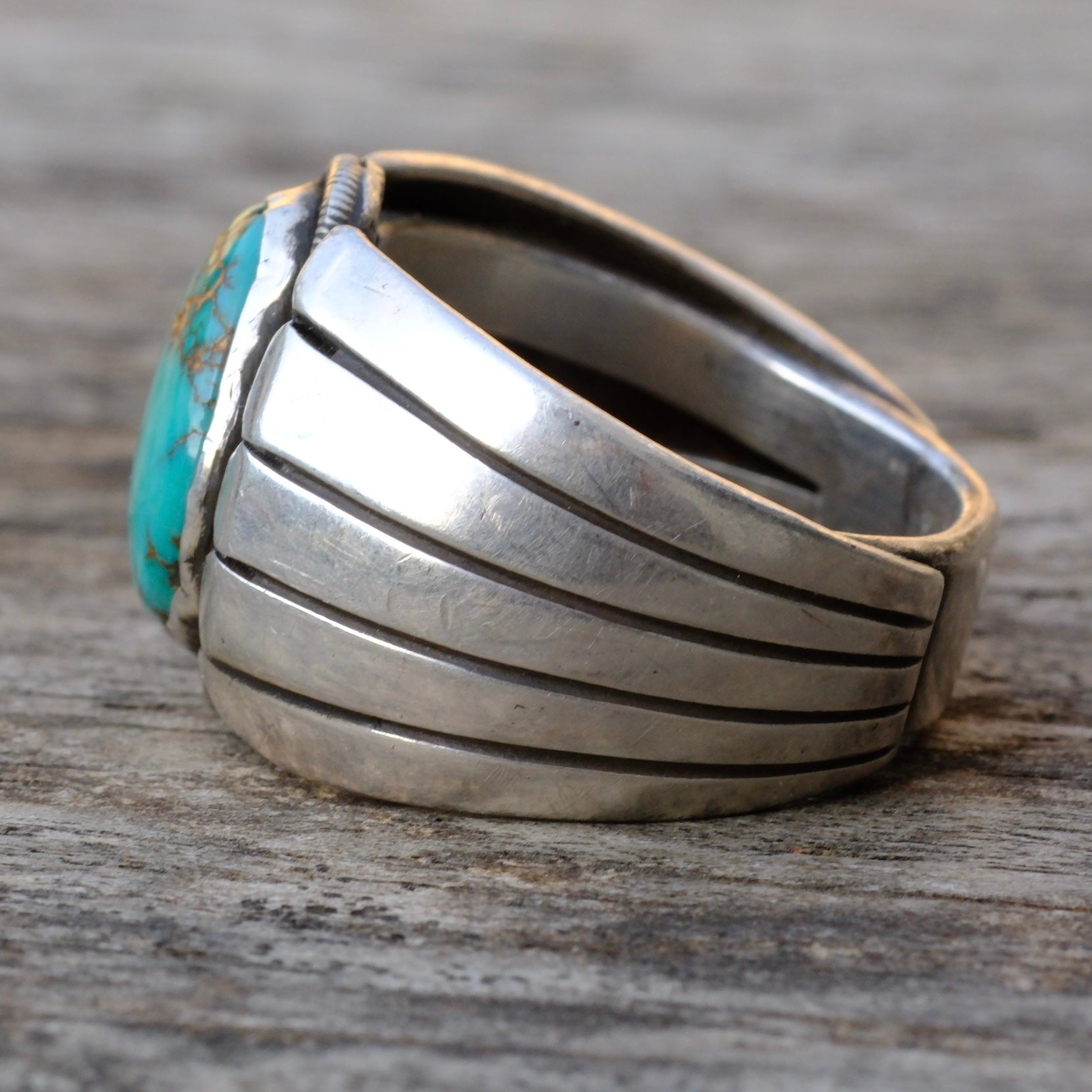 Sterling Silver Ribbed Band Turquoise Ring 10.5