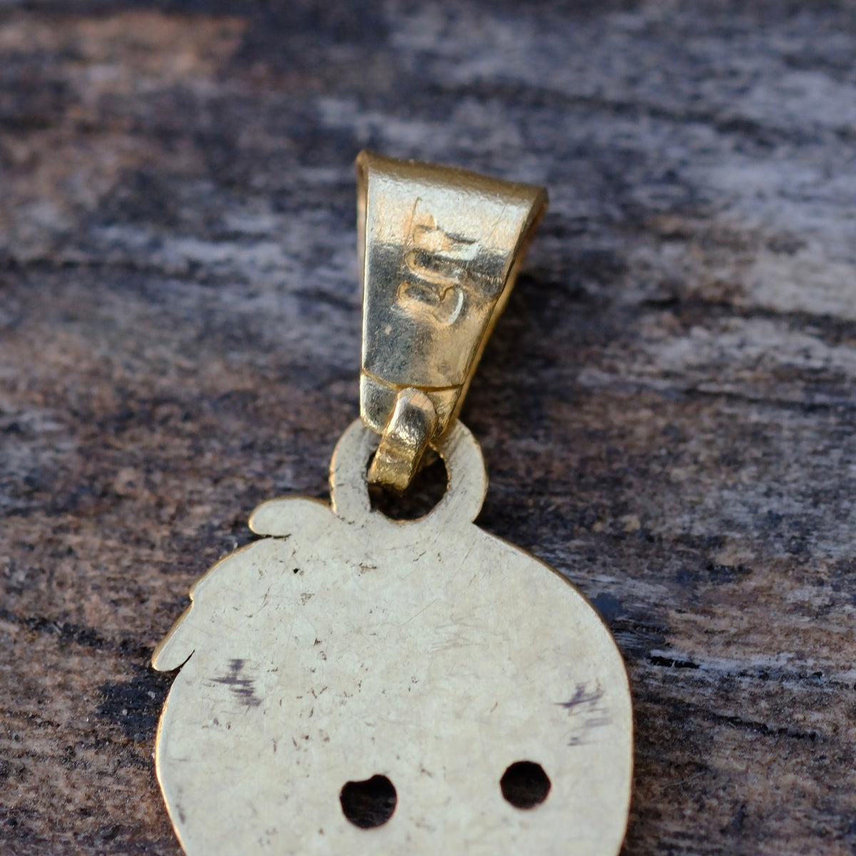 Vintage 14K Gold Tweedy Pendant .75"