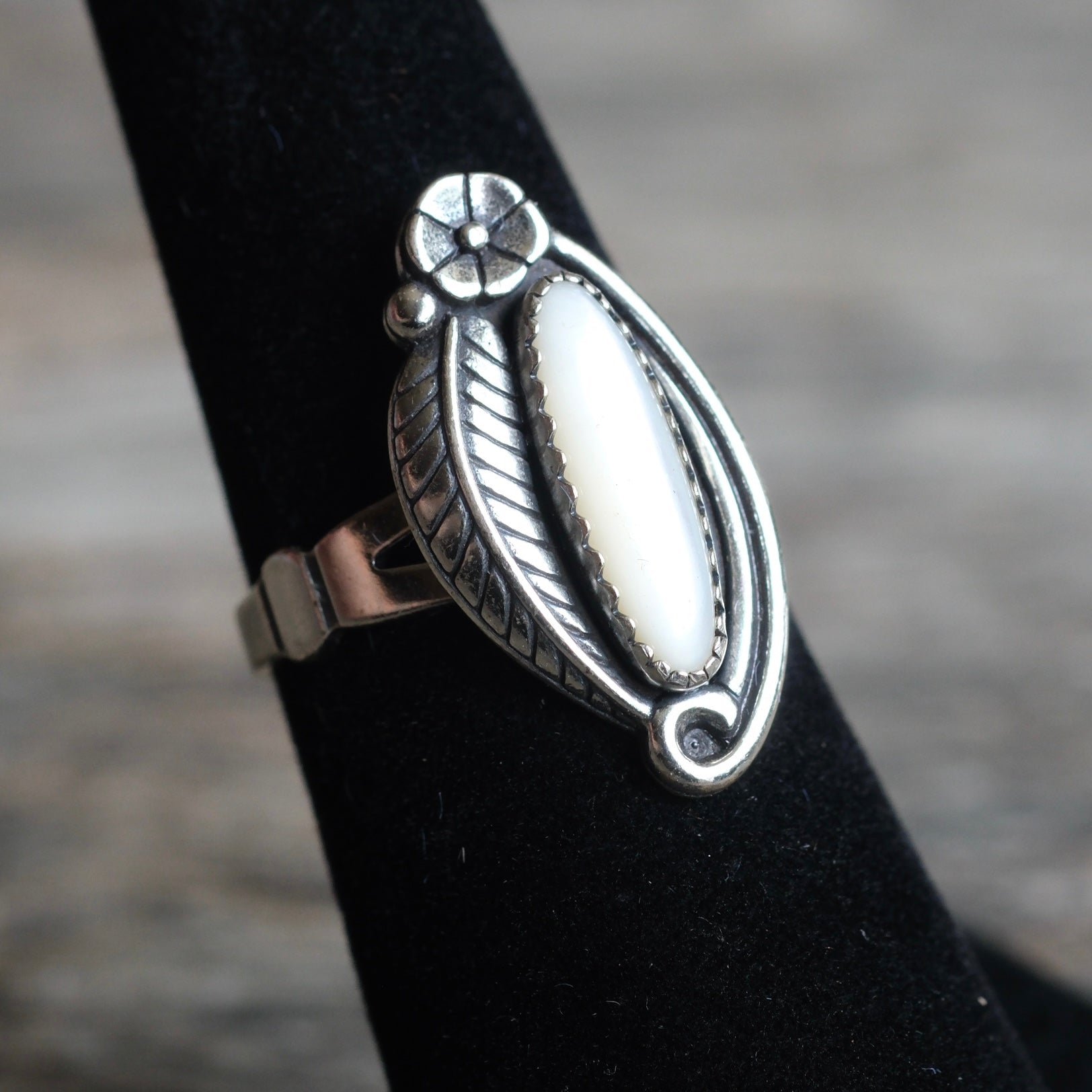 Vintage Sterling Mother Of Pearl Feather Ring 5.75