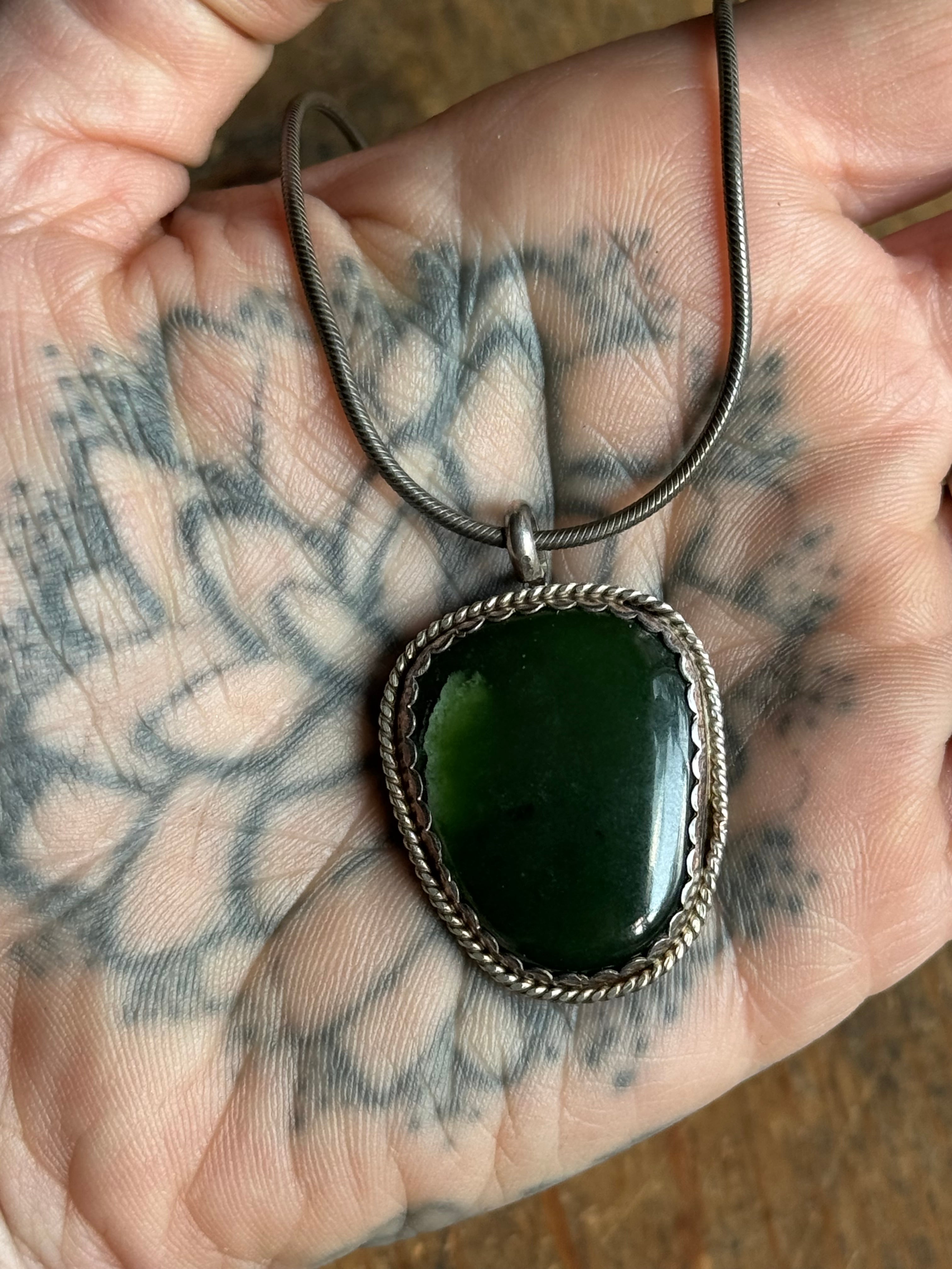 Vintage Sterling Silver Green Agate 18" Necklace