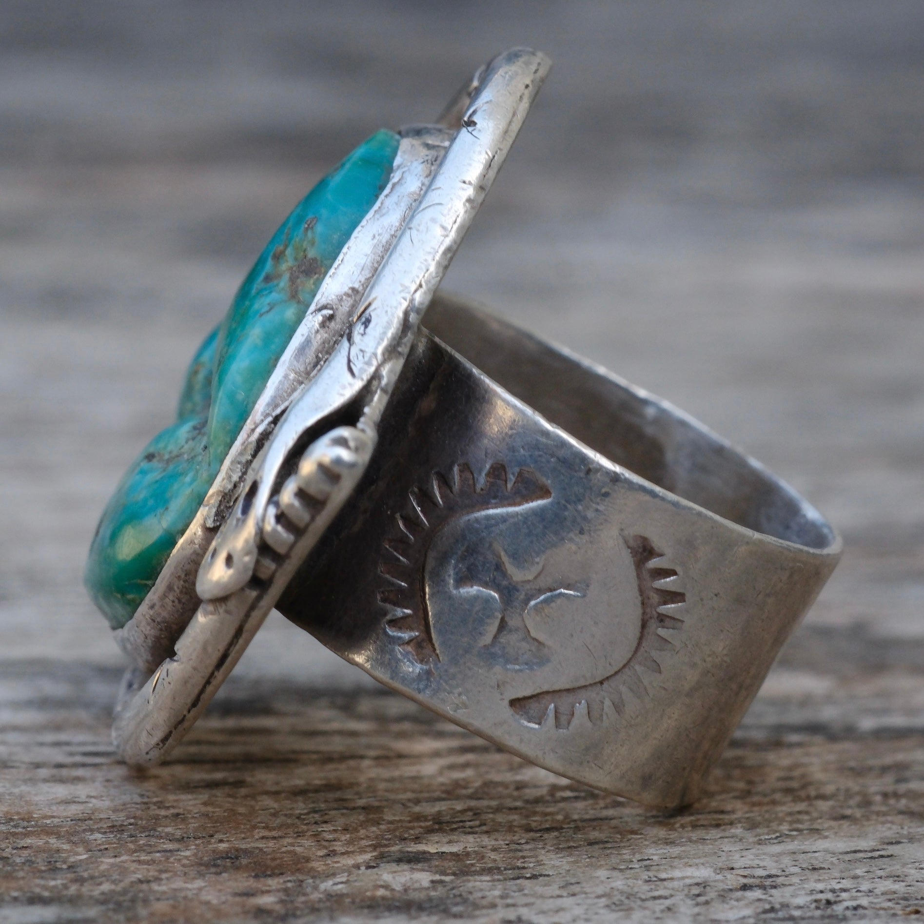 Vintage Sterling Turquoise Snake Stamped Band Ring 8
