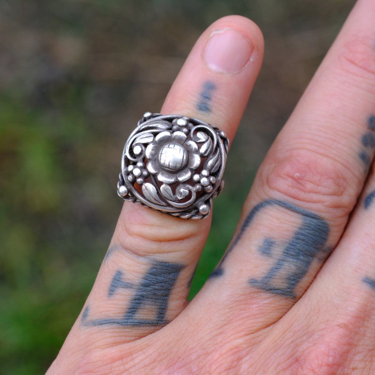 Vintage Sterling Silver Scroll Ring 2.5