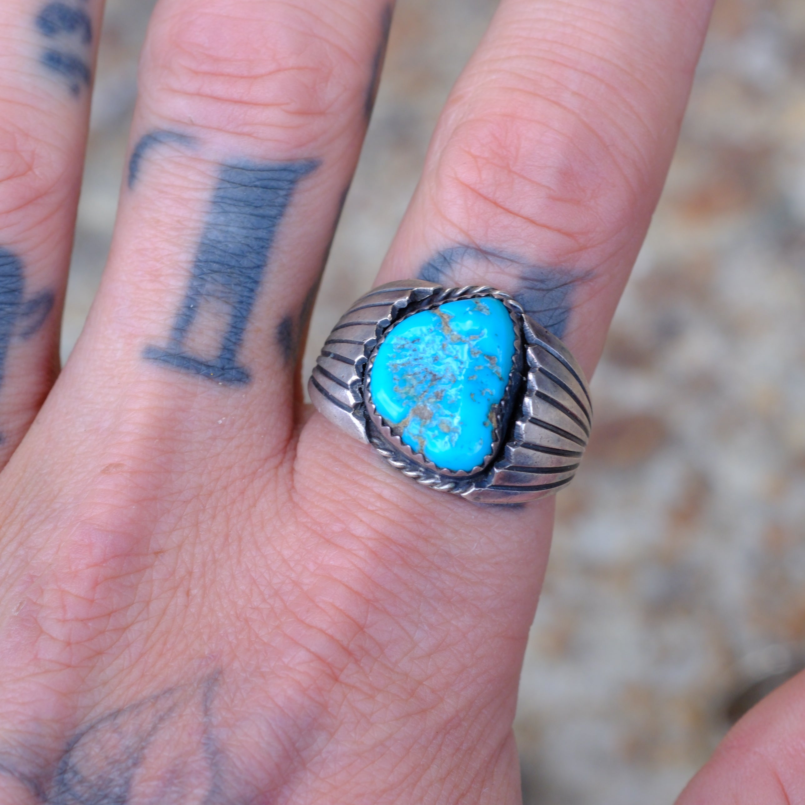 Vintage Sterling Turquoise Ribbed Band Ring 10